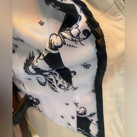 🌟Mackage Retro-Style White Leather Jacket 🌟 - Picture 5 of 10